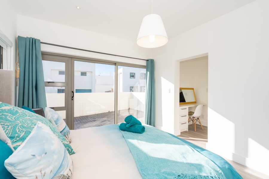 5 Bedroom Property for Sale in Paradise Beach Western Cape